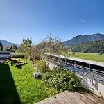 Penthouse Holleis *