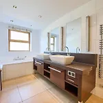 Penthouse Holleis Lägenhet *