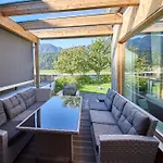 Penthouse Holleis *