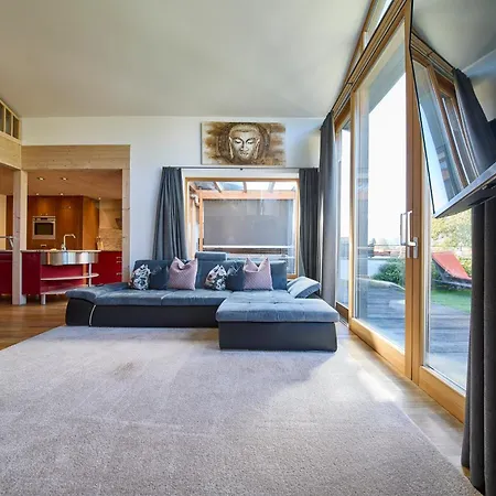 Penthouse Holleis *